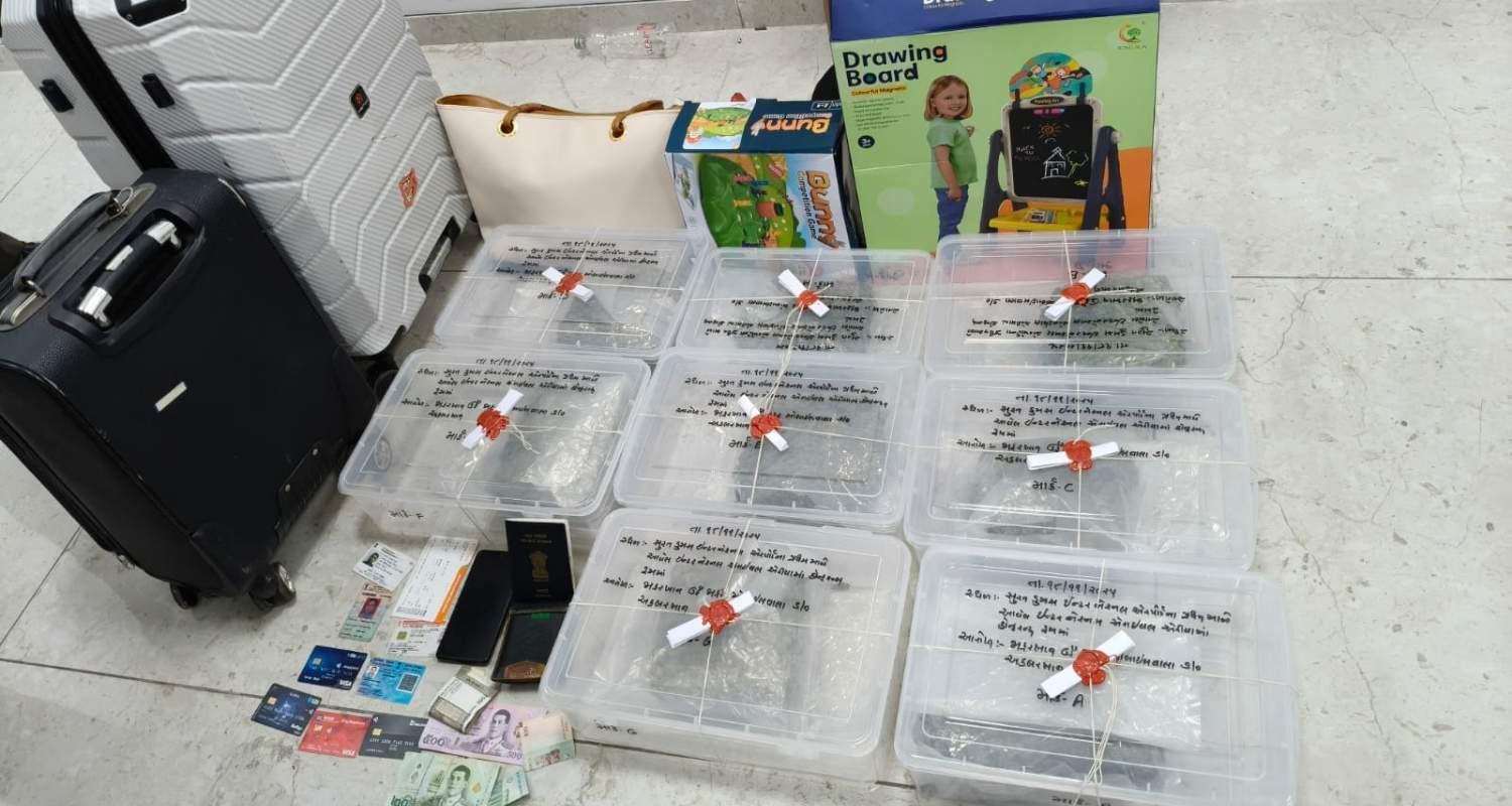 4 kg Narcotics seized at Surat Airport.