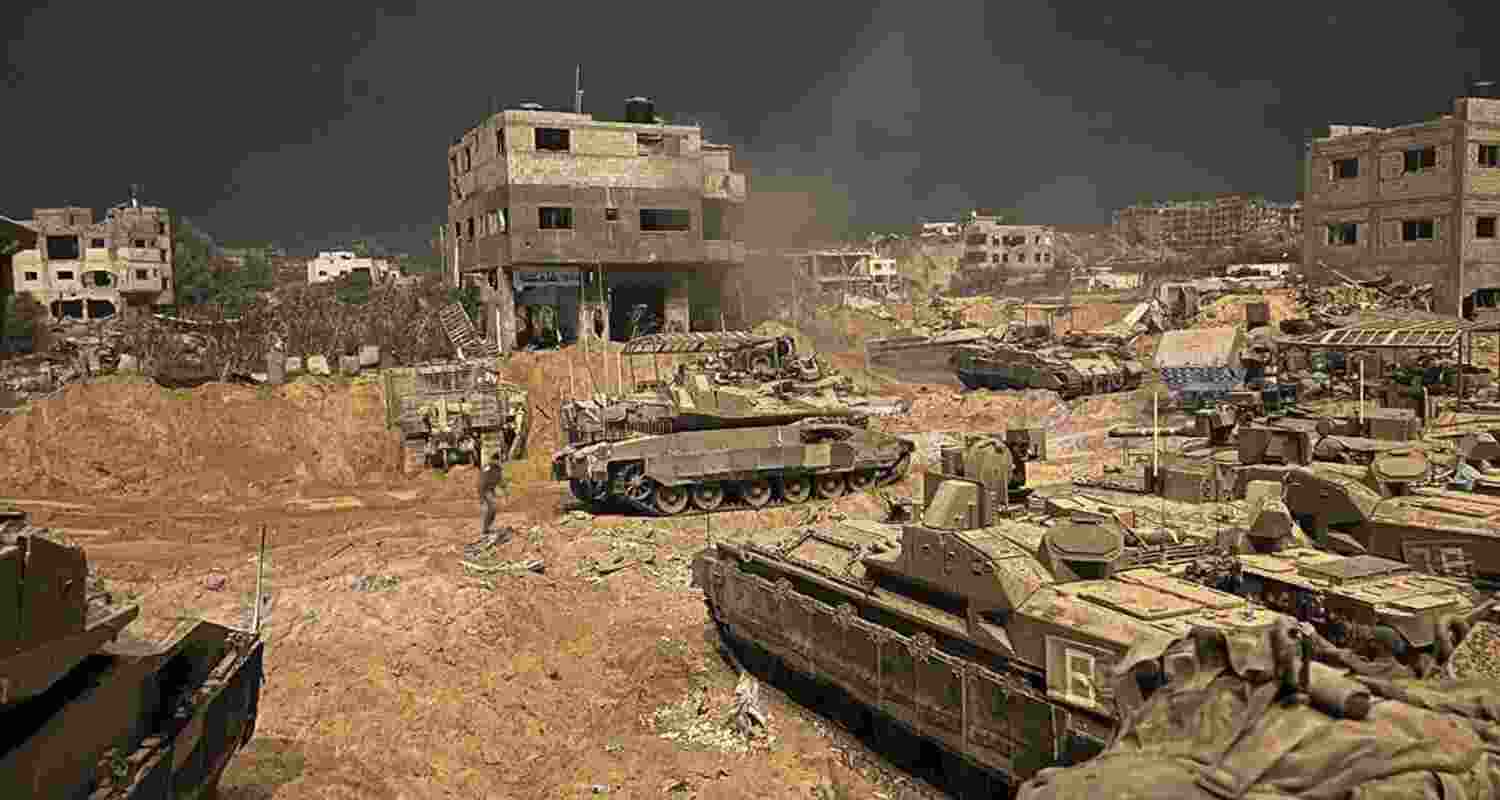 Israel starts withdrawing troops from Gaza. Image X.