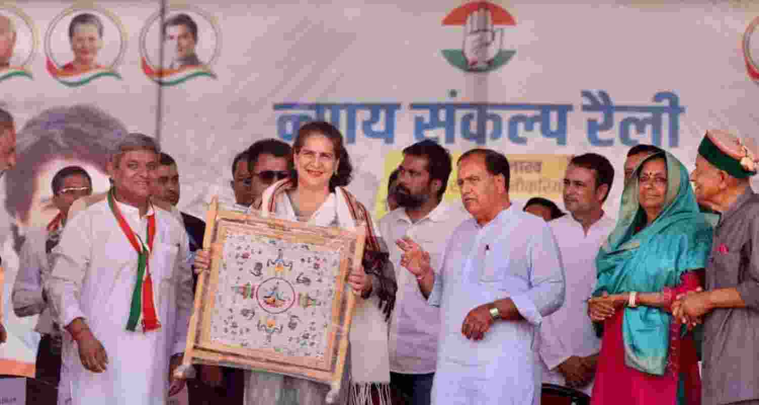 Priyanka Gandhi in Himachal with other Congress leaders. 