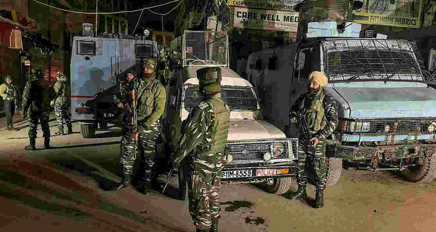 Indian Army and CRPF Personnel deployed in Srinagar after the Habba Kadal attack.