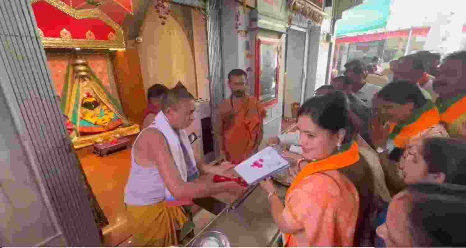 Navneet Rana before filing for upcoming Lok Sabha polls visits a Temple. Image X.