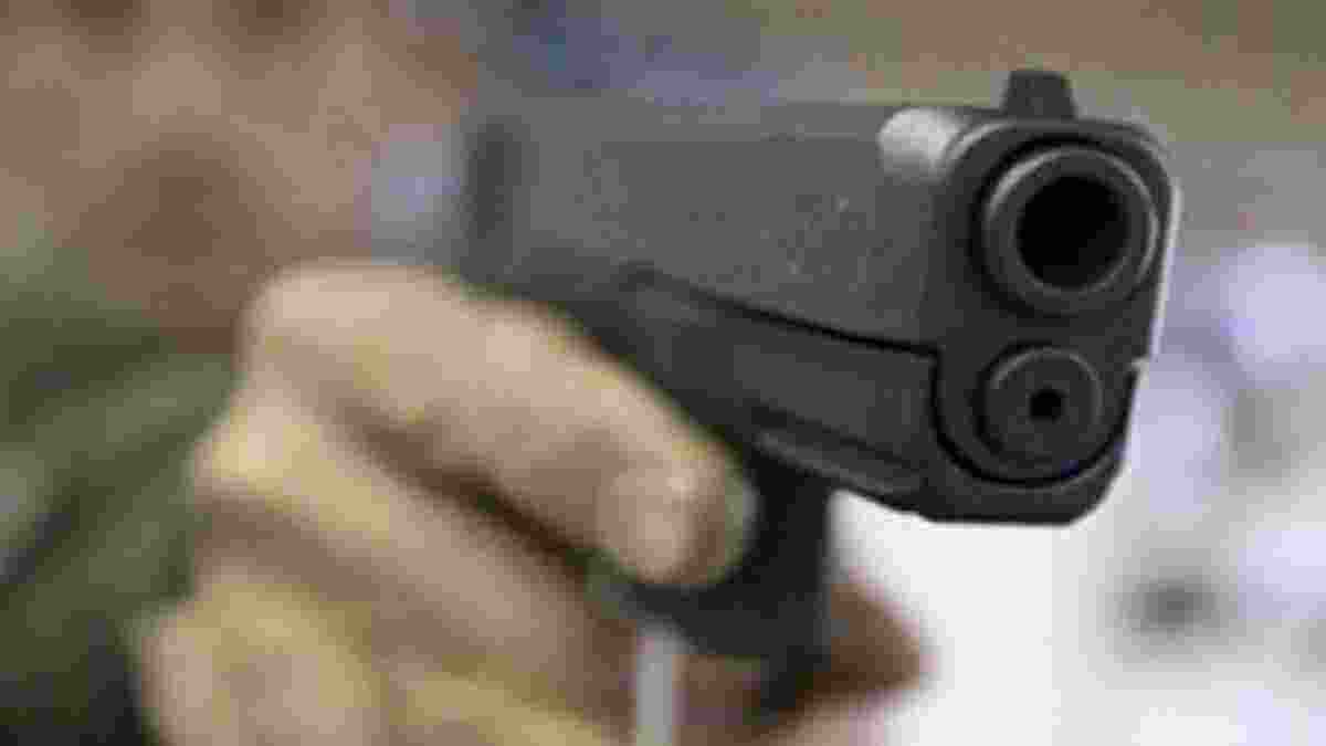 The District Magistrate of Reasi has directed all licenced weapon holders to deposit their weapons in police stations as a precautionary measure before the Assembly elections. 