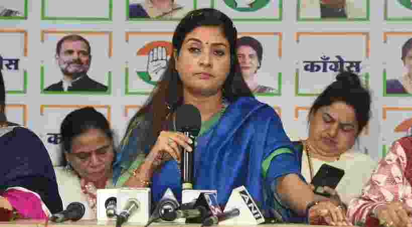 Charges framed against Cong leader Alka Lamba for Police assault