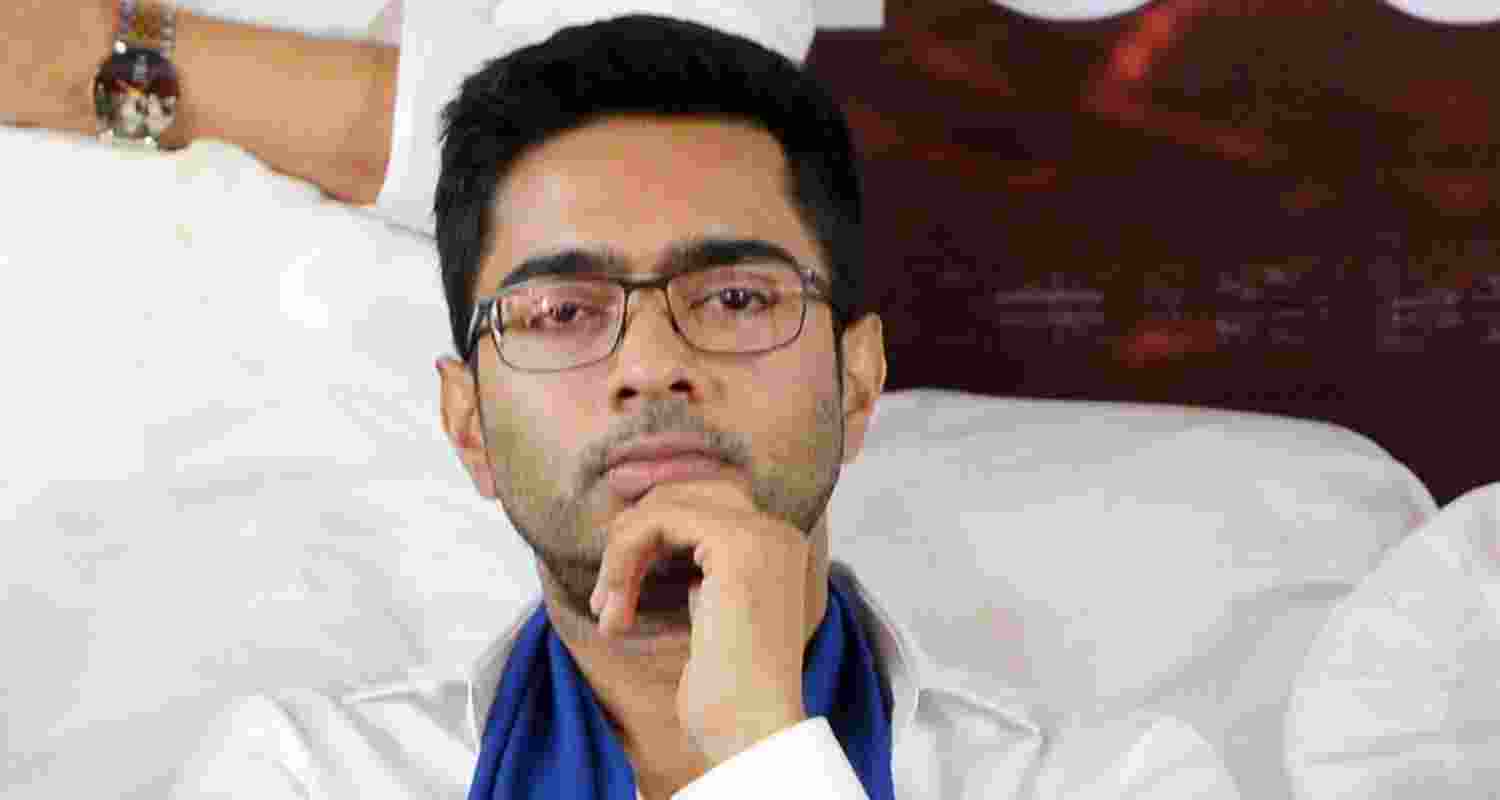 No foreign trip now; Cal HC sends Abhishek to SSKM for eye treatment