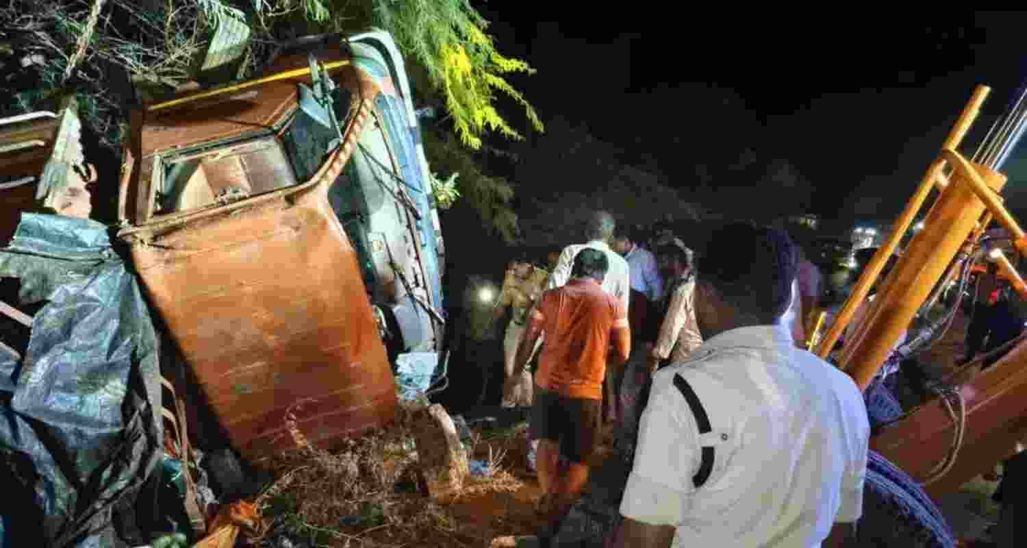 9 killed, 11 injured after mango-laden lorry overturns in Andhra Pradesh