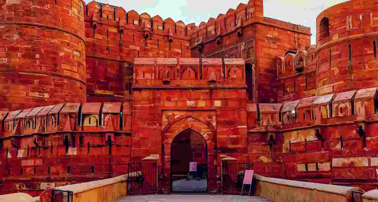 UP will observe Vijay Diwas at Agra Fort on June 12, marking 265 years since Maharaja Surajmal captured the Mughal stronghold.