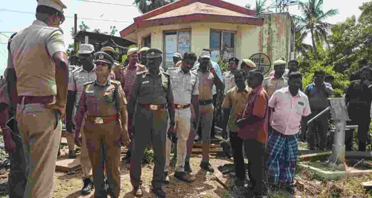 Andhra doctor dies by suicide in Hyderabad over US visa rejection Andhra doctor dies by suicide in Hyderabad over US visa rejection