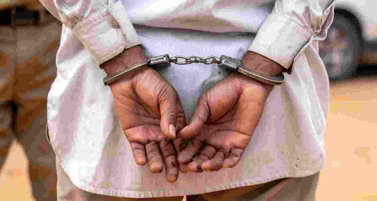 Vizag auto driver held for murder, body dumped in trolley bag