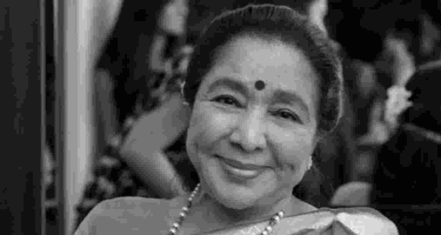Following her demise, the mortal remains were moved to her home in Lower Parel. 
