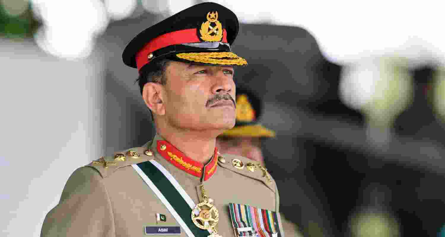 A report claims Pakistan Army Chief Asim Munir brokered a covert Iran-Saudi pact using oil ties, halting Iranian strikes.