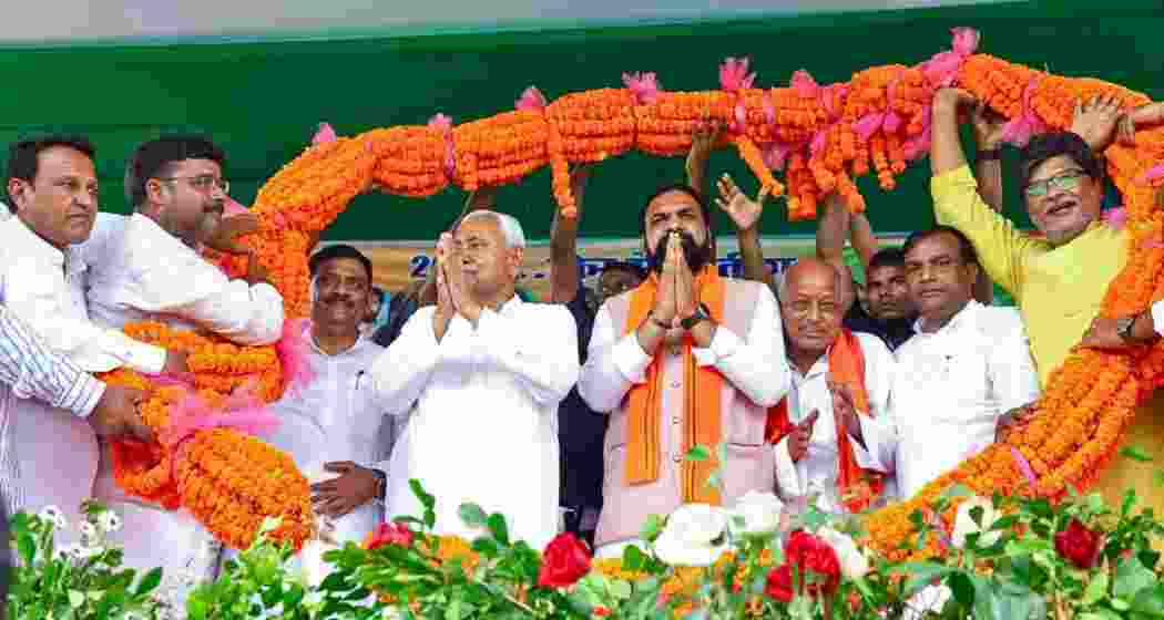 JD(U) chief Nitish Kumar during a poll campaign as his party announces its second and final list of 44 candidates, alongside leaders of LJP (Ram Vilas) and RLM.