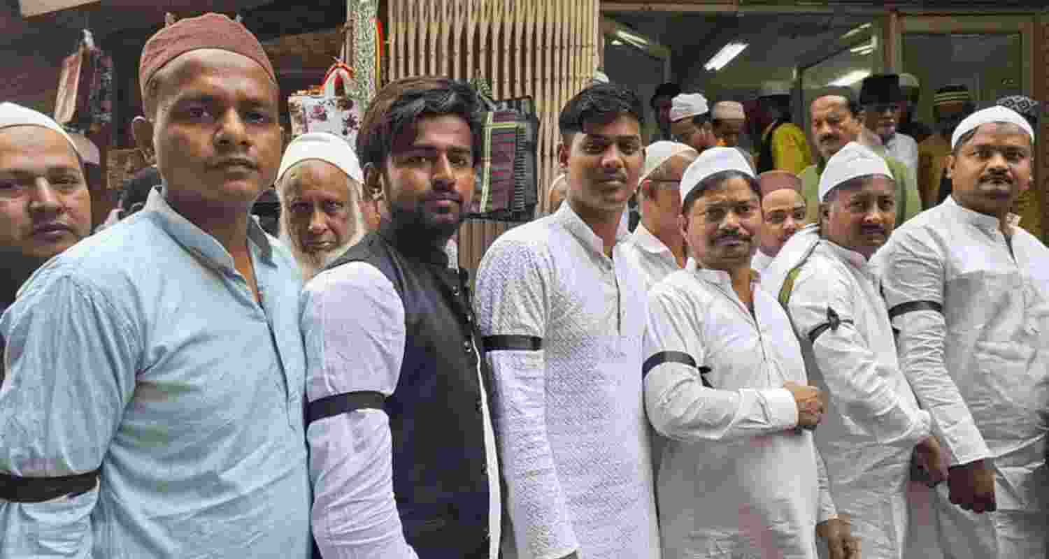 Patna muslims protest Waqf Bill with black armbands