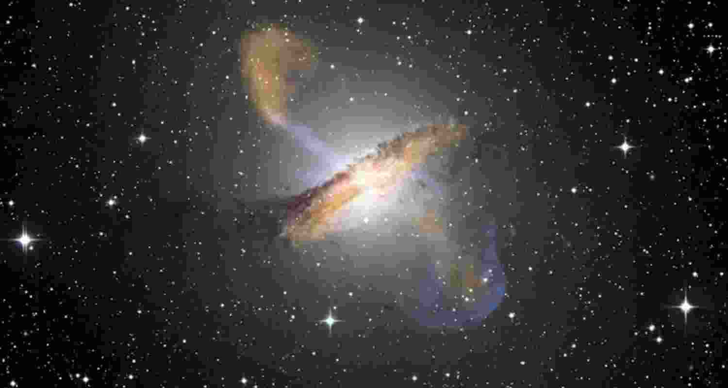 Can we replicate black holes in a laboratory?