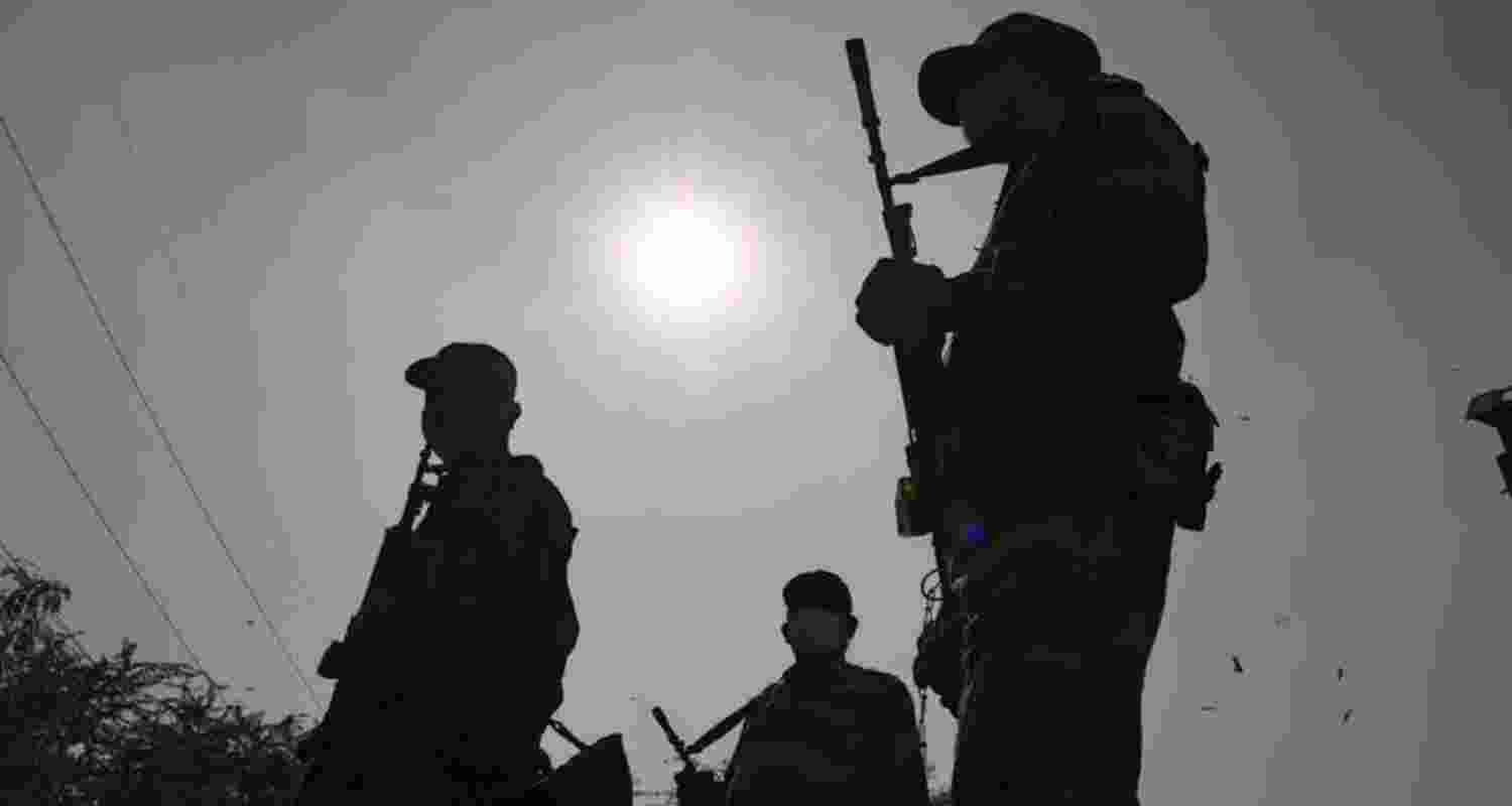BSF jawan detained by Pak Rangers after border slip