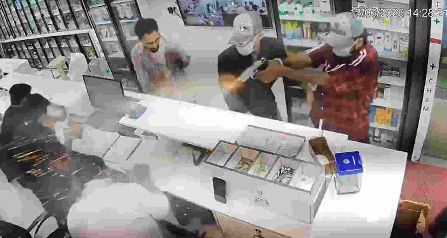 Chandigarh Police arrested two suspects from Jammu and Kashmir in the murder of a pharmacy cashier. Chandigarh Police arrested two suspects from Jammu and Kashmir in the murder of a pharmacy cashier.