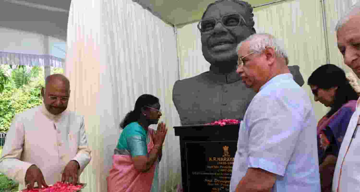 President Droupadi Murmu unveils the bust of former President of India KR Narayanan and paid floral tributes at Kerala Raj Bhavan on Thursday.
