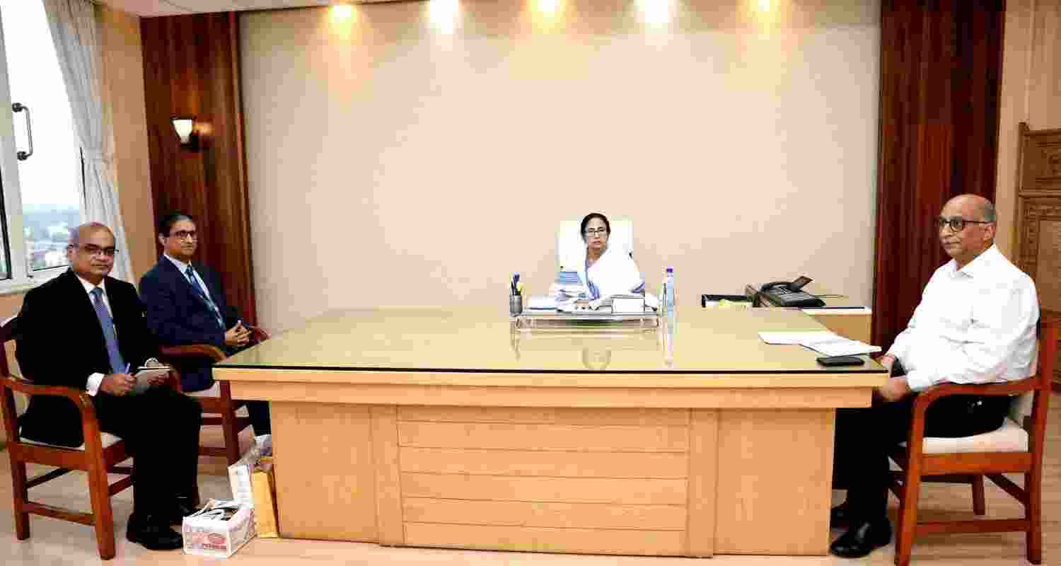 Bangladesh High Commissioner meets Mamata