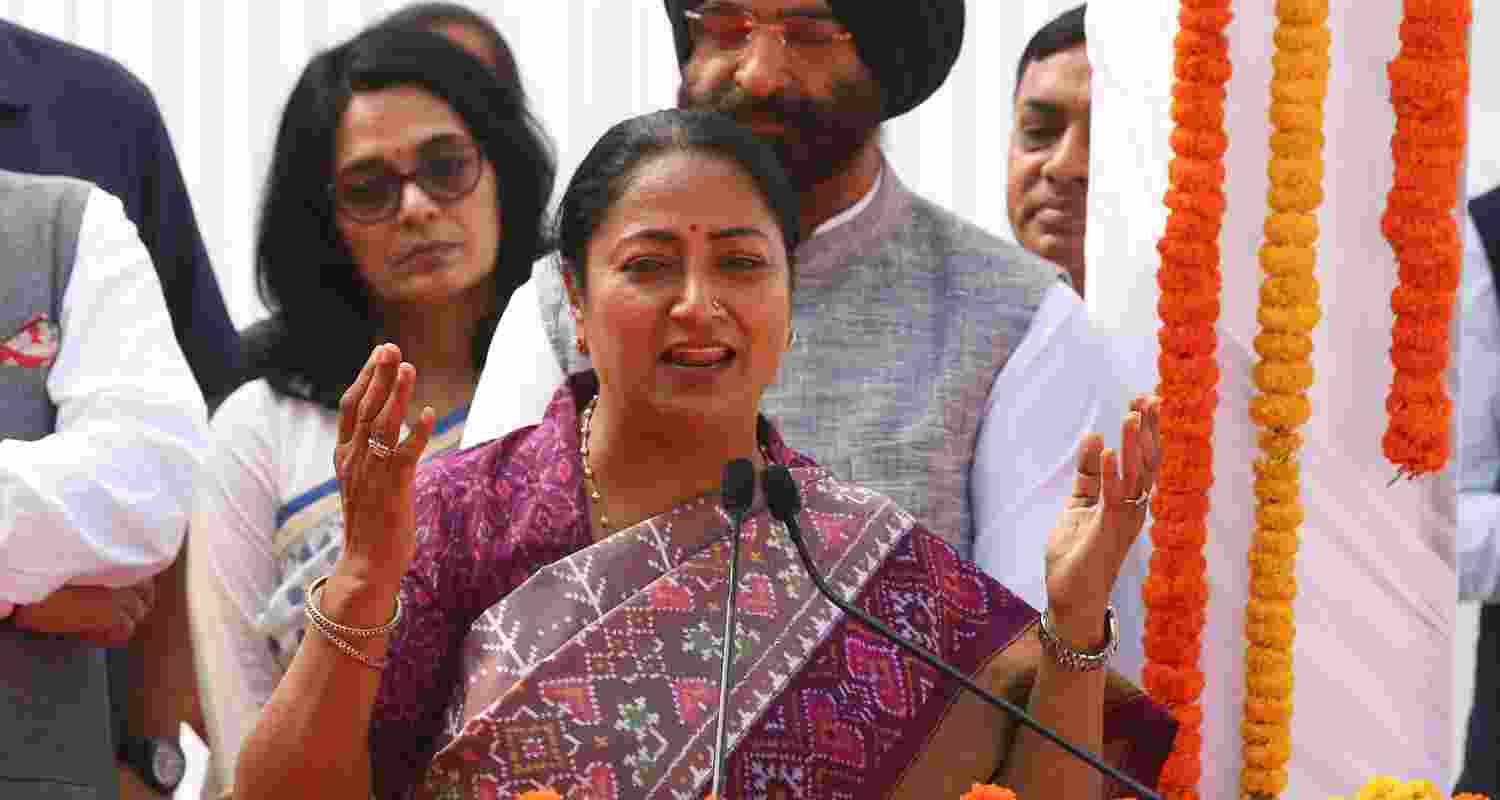 Delhi CM holds Cabinet meeting ahead of budget today