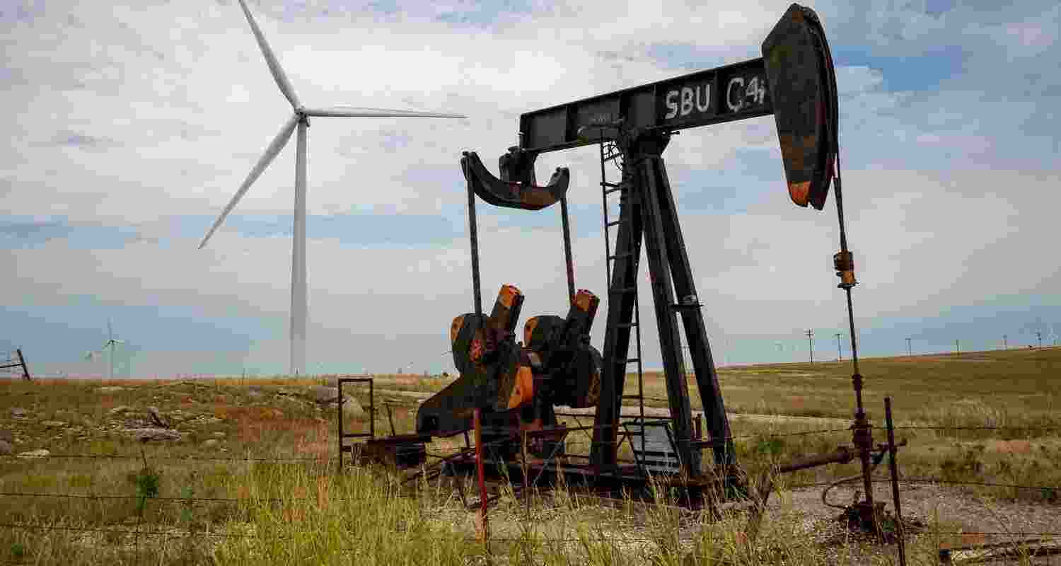 Crude oil prices hit a six-week low as hopes of a US-Iran peace deal ease Strait of Hormuz tensions and calm energy markets.