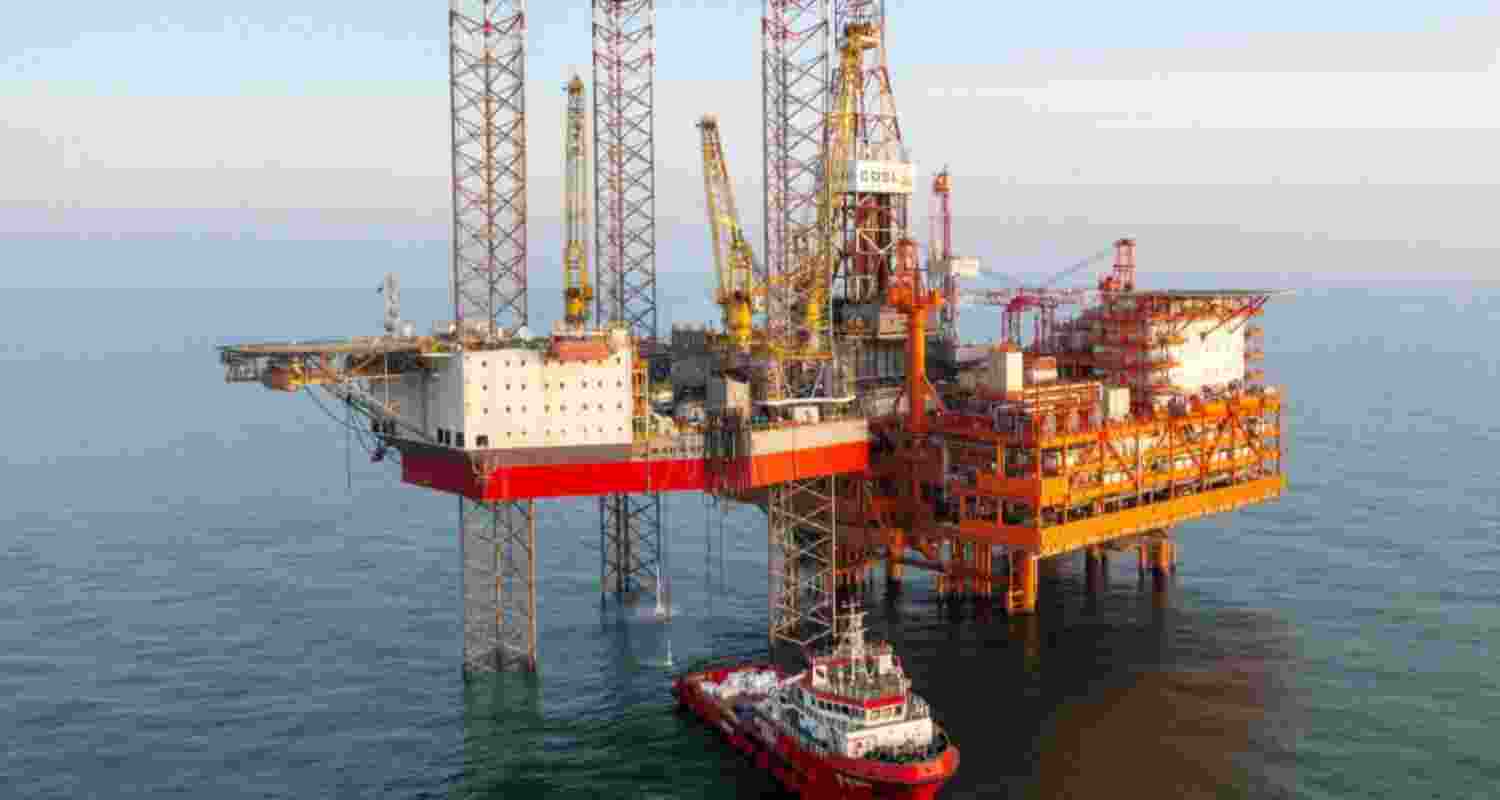 Crude oil, gold prices fall amid continued tensions in West Asia