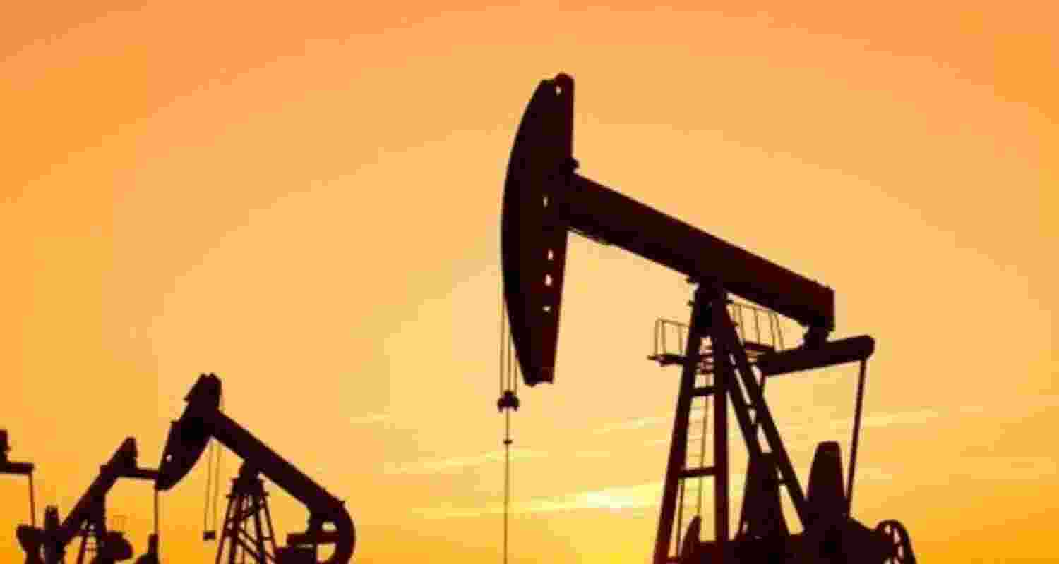 Crude oil prices drop amid mixed US-Iran signals on peace deal