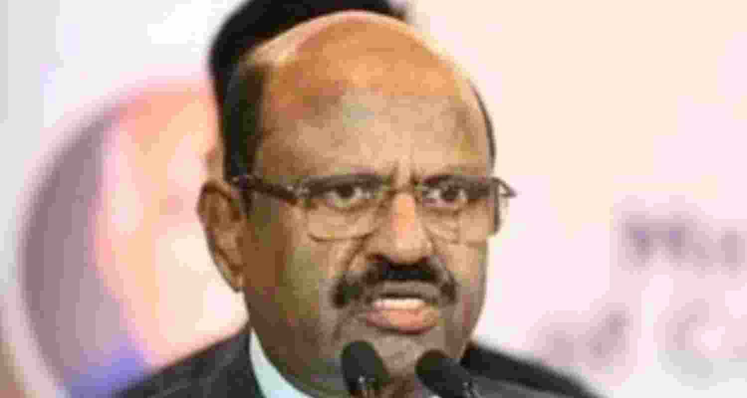 WB Guv Bose feels unsafe in presence of Kolkata Police WB Guv Bose feels unsafe in presence of Kolkata Police