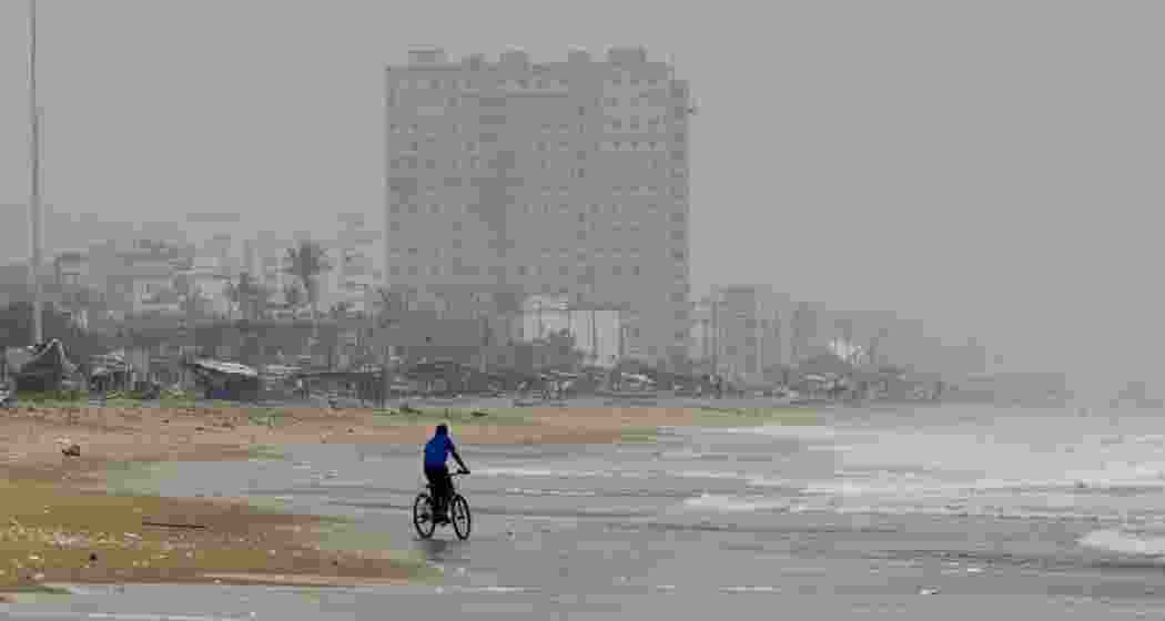 The rough sea at Marina beach amid the forecast of widespread rainfall by the India Meteorological Department (IMD) as a deep depression over the Bay of Bengal is expected to intensify into cyclone 'Fengal', in Chennai, Friday, Nov. 29, 2024. 