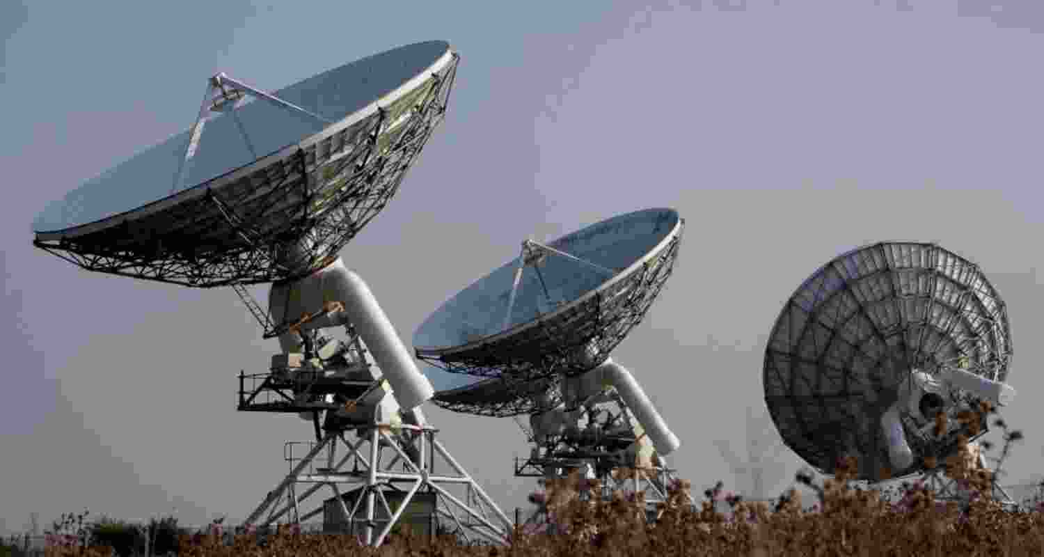 Fearing espionage, Czech govt blocks Chinese Sat investment