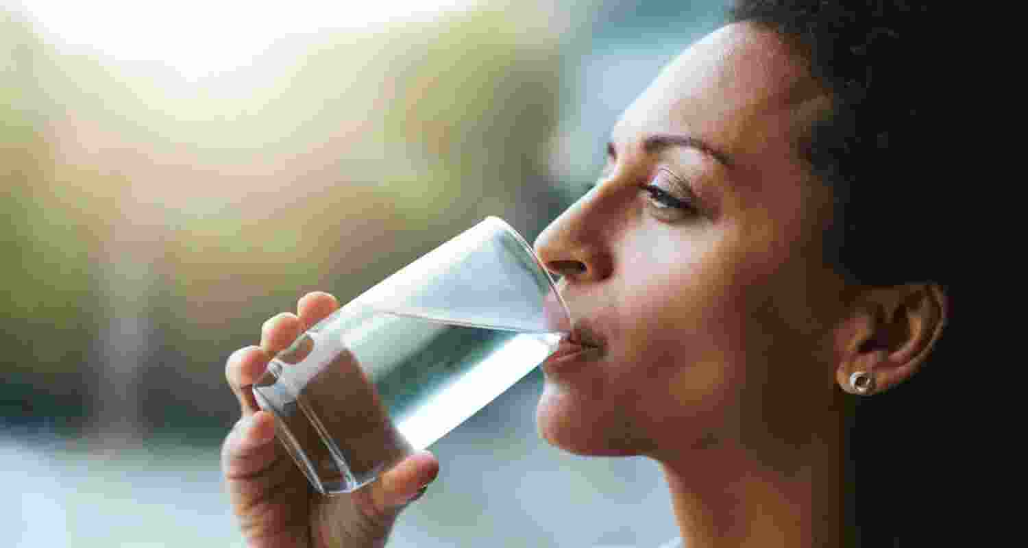 Study links water to kidney stone prevention, weight loss