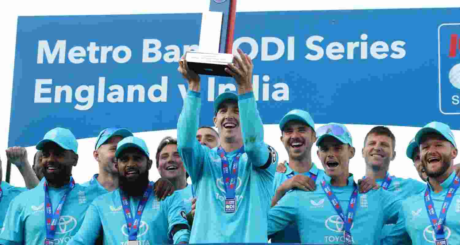 England beat India by 27 runs to clinch ODI series 2-1