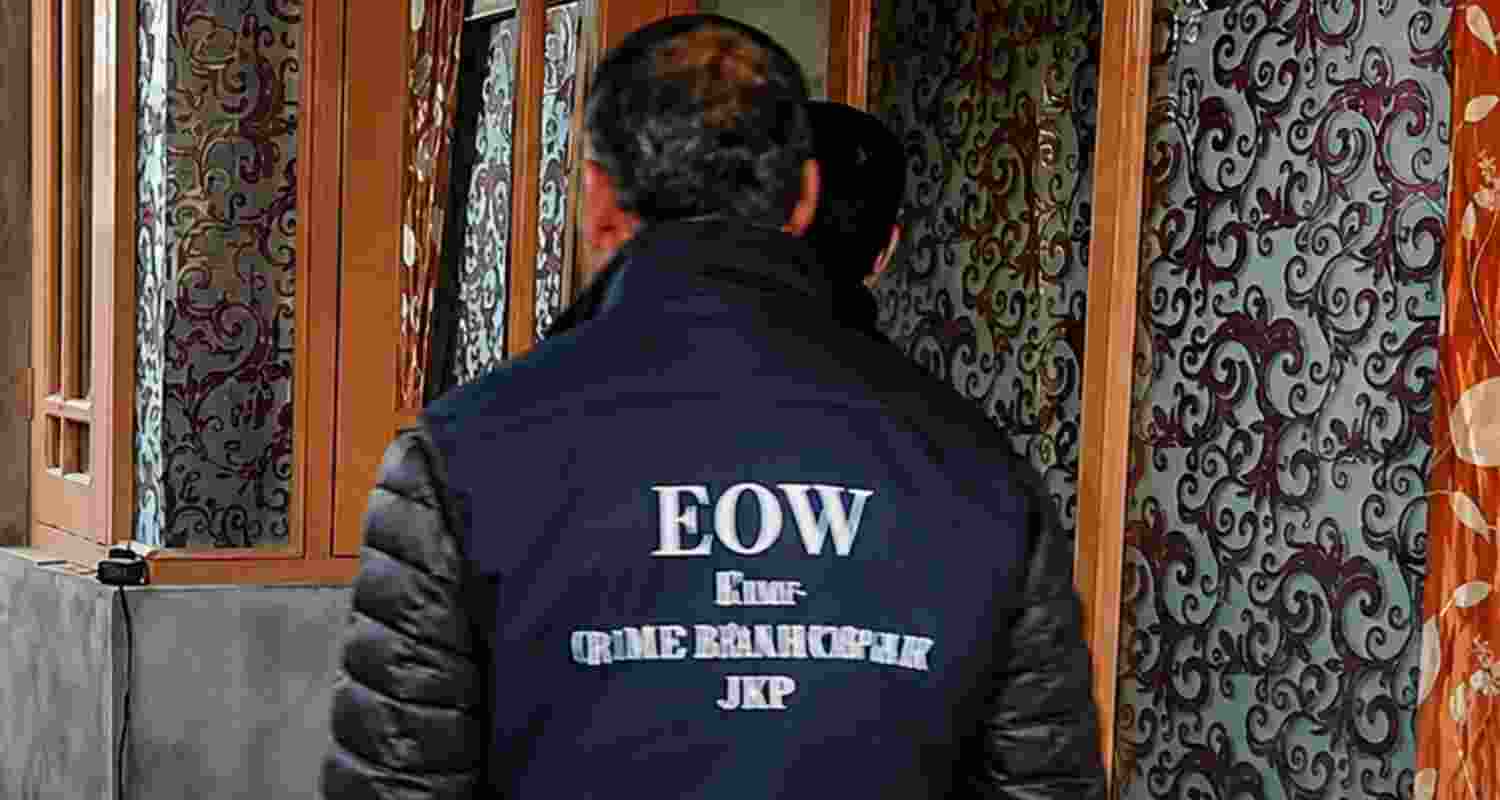 Crime Branch Kashmir files chargesheet against four accused in a ₹2.5 crore Kashmiri shawl fraud case; 338 shawls worth ₹68 lakh recovered.