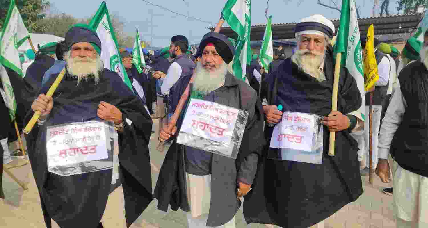 Deadlock continues as 111 farmers sit on fast-unto-death in solidarity with Dallewal. 