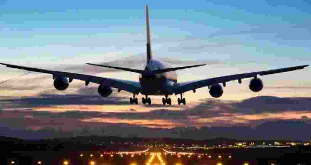 A commercial airliner in a go-around manoeuvre.