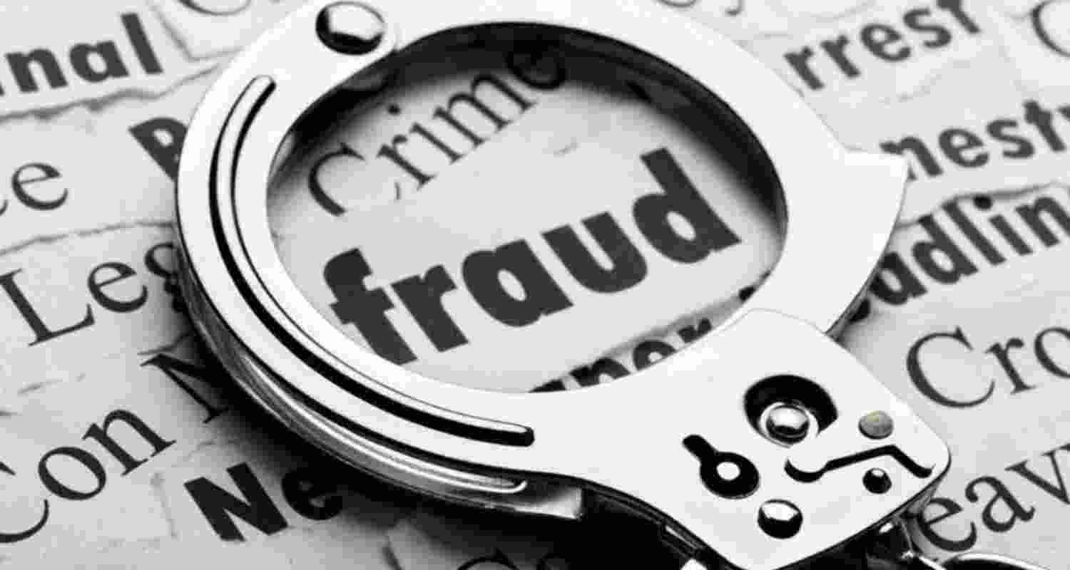 T'gana govt employee dupes people of ₹40 crore