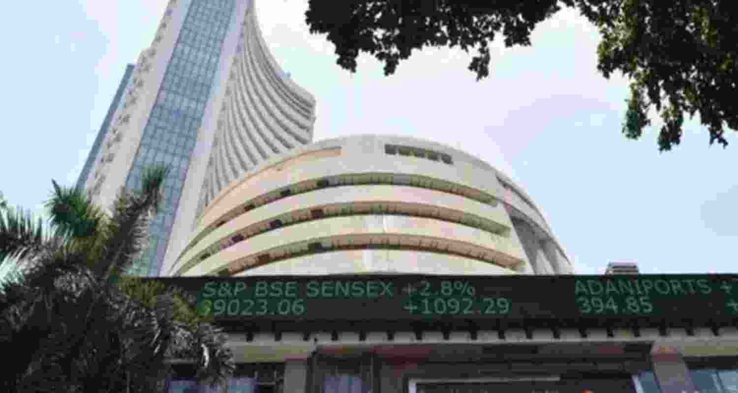 The silver lining in this dip was the metals sector, which gained on renewed optimism following China’s announcement to curb steel overcapacity and potential progress in US-China trade relations