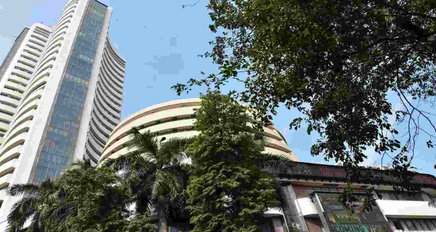 The 30-share BSE Sensex tanked 631.93 points to 82,679.08 in the morning to finally settle at 83,216.28. At closing bell, Nifty shed 17.40 points, or 0.07 per cent, to settle at 25,492.30