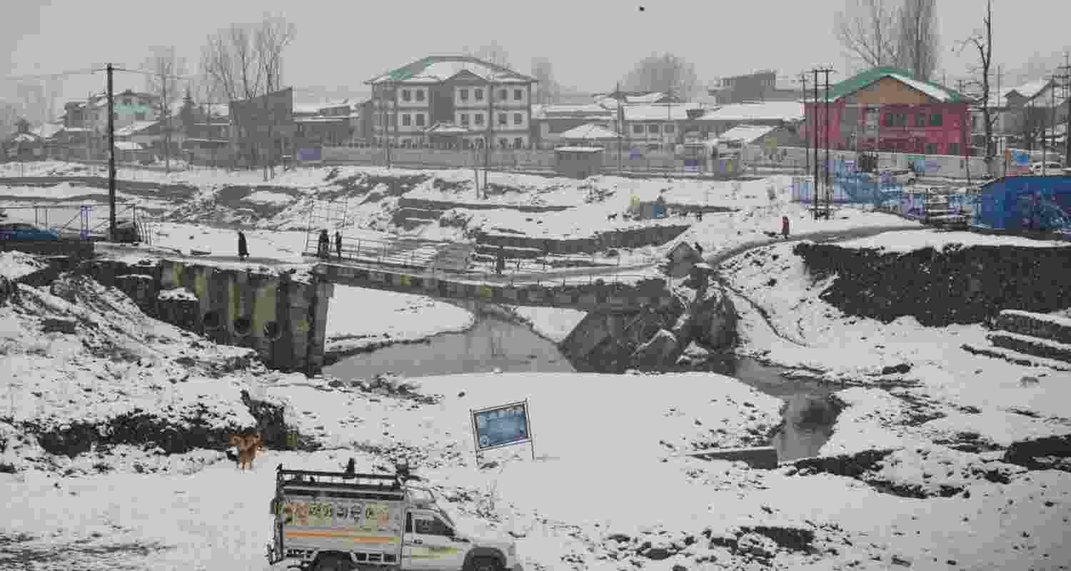 Meanwhile, an avalanche warning was also issued on Tuesday for several high-altitude areas of Uttarakhand, including Badrinath and Kedarnath, following fresh spells of snowfall Meanwhile, an avalanche warning was also issued on Tuesday for several high-altitude areas of Uttarakhand, including Badrinath and Kedarnath, following fresh spells of snowfall