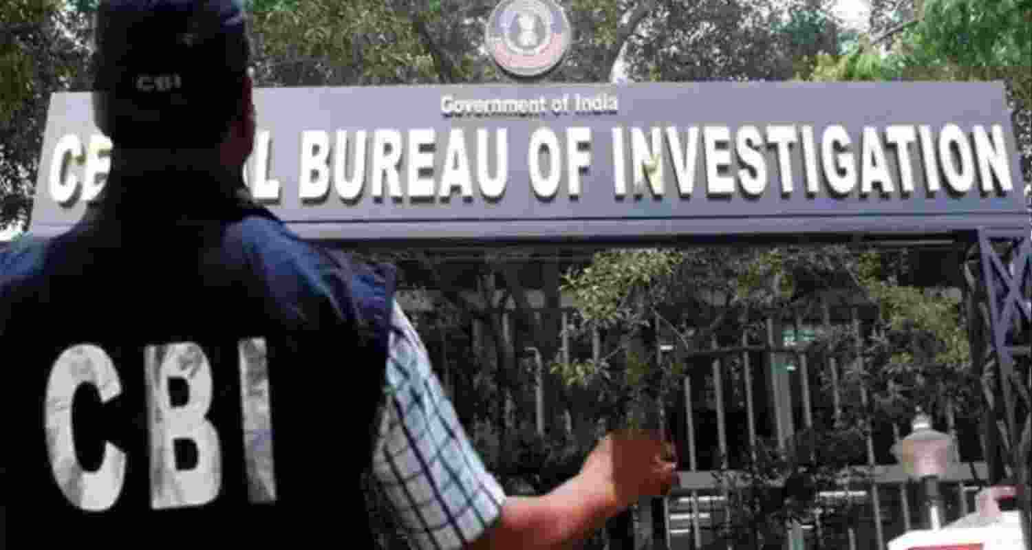 After having evaded law enforcement authorities for over 26 years, an Indian man accused of committing a murder in the Kingdom of Saudi Arabia in 1999 was finally caught by a team of the Central Bureau of Investigation (CBI) on August 11
After having evaded law enforcement authorities for over 26 years, an Indian man accused of committing a murder in the Kingdom of Saudi Arabia in 1999 was finally caught by a team of the Central Bureau of Investigation (CBI) on August 11