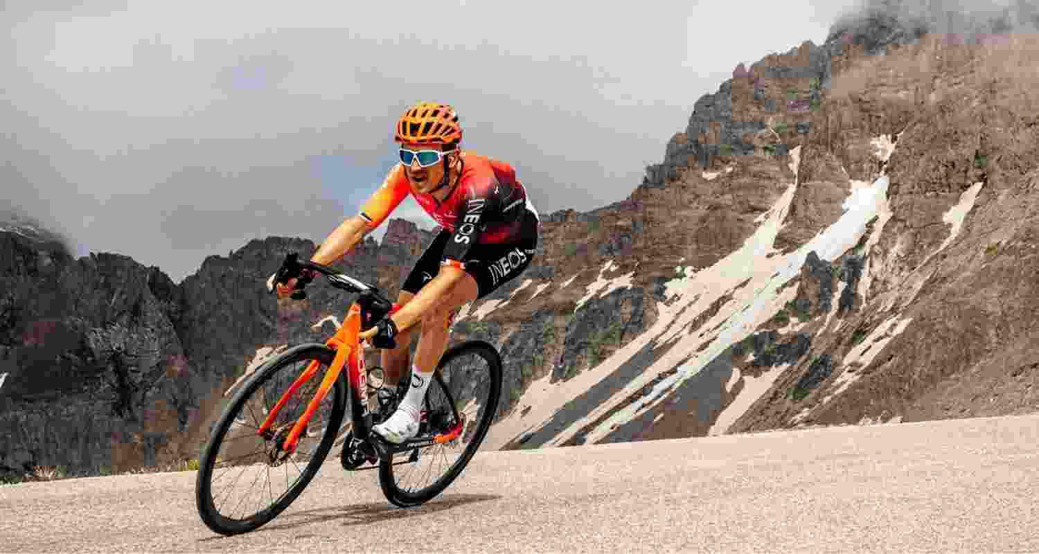 Geraint Thomas cycling through the French alps. Image via Geraint Thomas on X.
