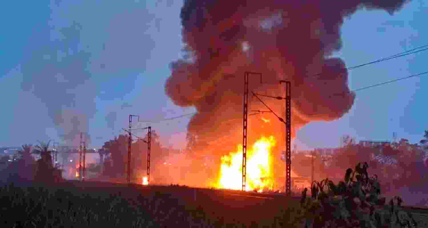 One woman died and over 20 people were injured after a naphtha pipeline fire at Haldia Petrochemicals in West Bengal. Probe into the cause is underway.
