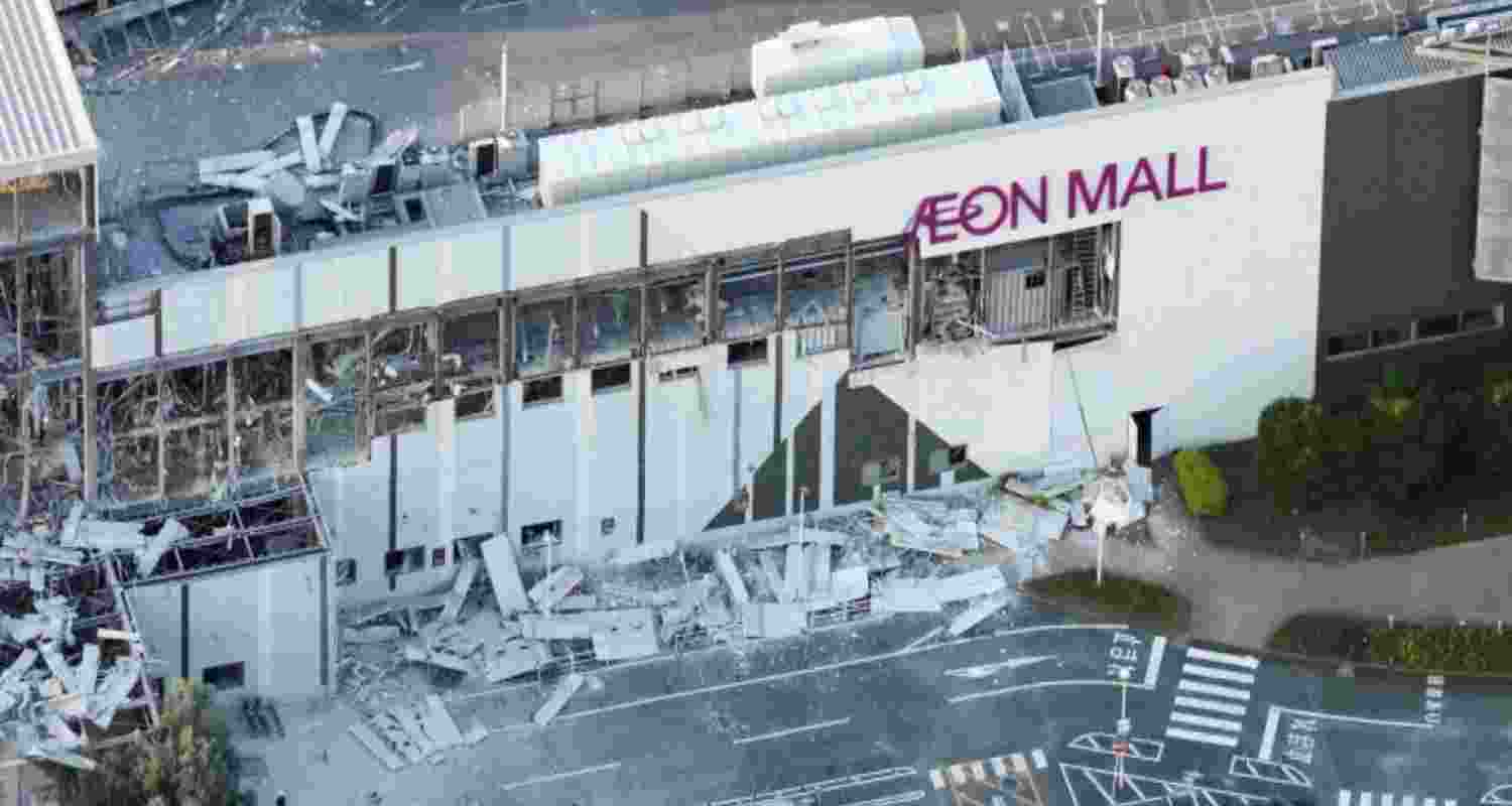 This shopping mall building in Japan’s Kumamoto Prefecture partially collapsed after the earthquake. This shopping mall building in Japan’s Kumamoto Prefecture partially collapsed after the earthquake.