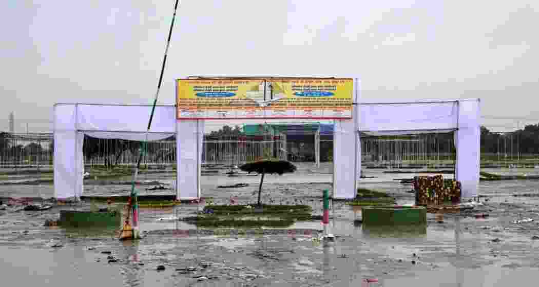 The site of a religious congregation in Hathras District, Uttar Pradesh, where a stampede on July 3, 2024, resulted in the deaths of 121 people. The site of a religious congregation in Hathras District, Uttar Pradesh, where a stampede on July 3, 2024, resulted in the deaths of 121 people.