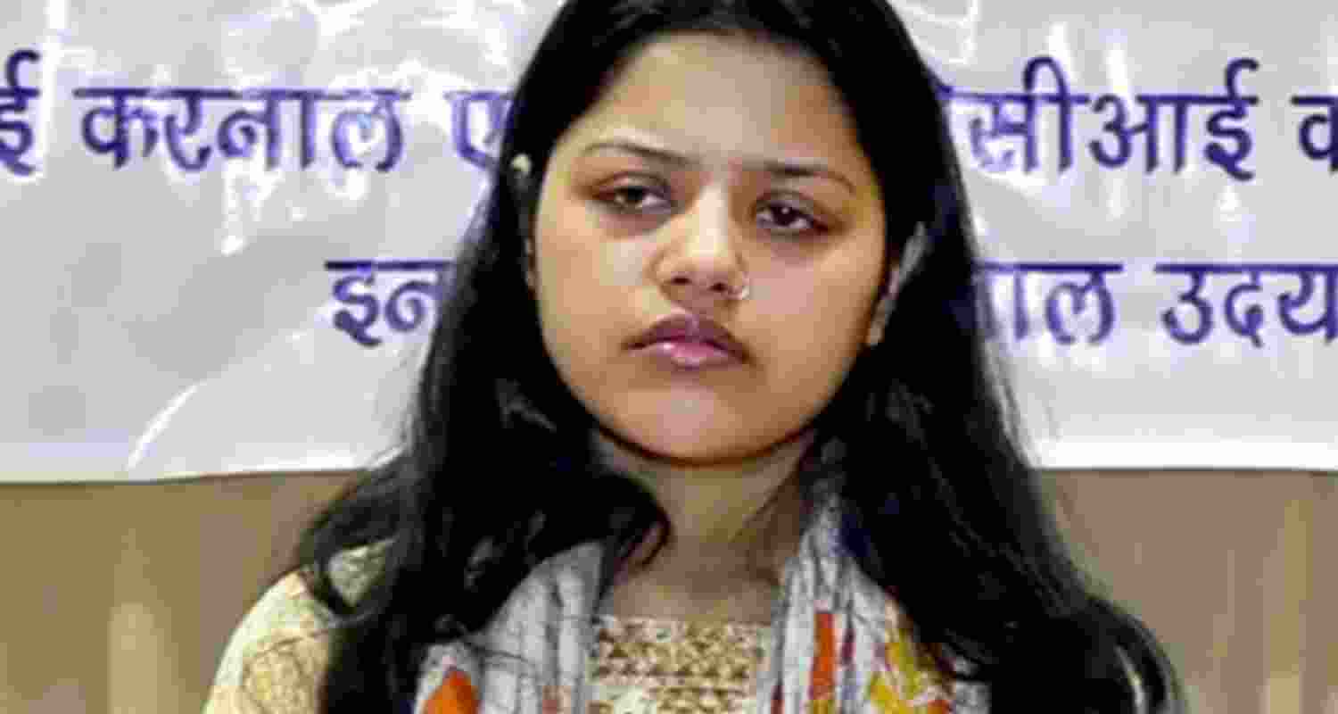 Himanshi Narwal, the wife of Navy Captain Vinay Narwal who was killed in Pahalgam, has come under vitriolic trolling on social media over her call for peace.