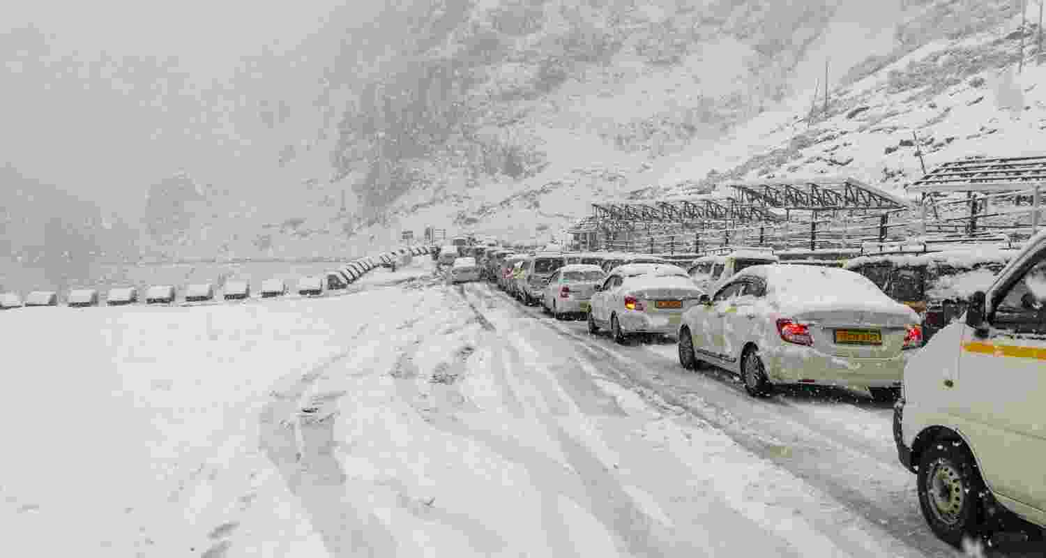 Avalanche alert issued for high altitude areas in Himachal Avalanche alert issued for high altitude areas in Himachal