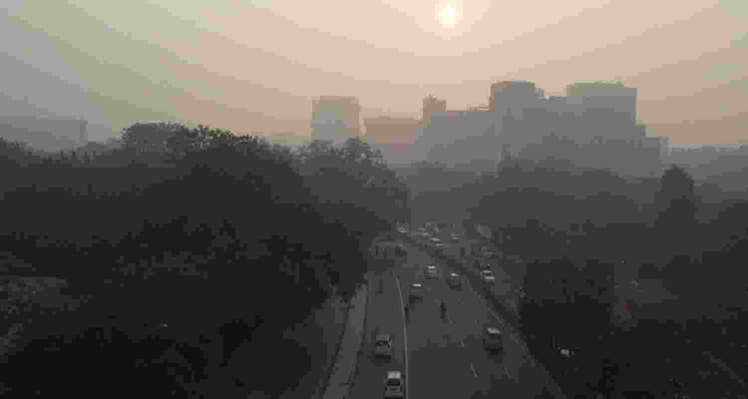AQI Above 200 Prompts Action In Delhi and NCR Regions. AQI Above 200 Prompts Action In Delhi and NCR Regions.