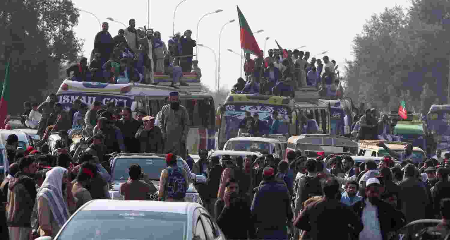 Thousands of PTI supporters stormed the capital of Pakistan upon a call for action by jailed former Prime minister Imran khan's wife Bushra Bibi. Thousands of PTI supporters stormed the capital of Pakistan upon a call for action by jailed former Prime minister Imran khan's wife Bushra Bibi.