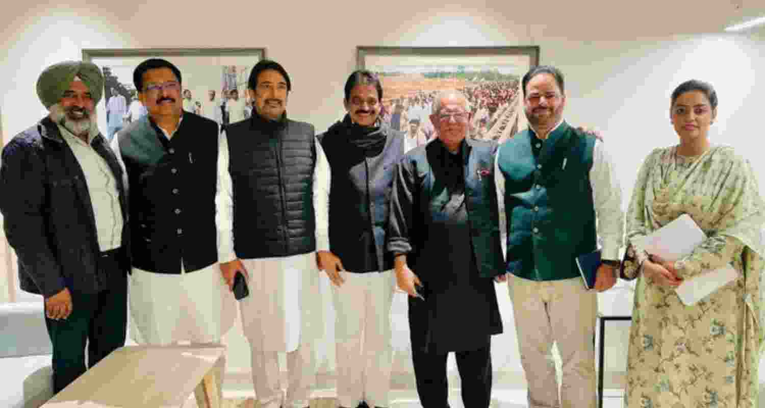 Congress resolves months-long infighting in its J&K unit after Rahul Gandhi’s intervention. Congress resolves months-long infighting in its J&K unit after Rahul Gandhi’s intervention.