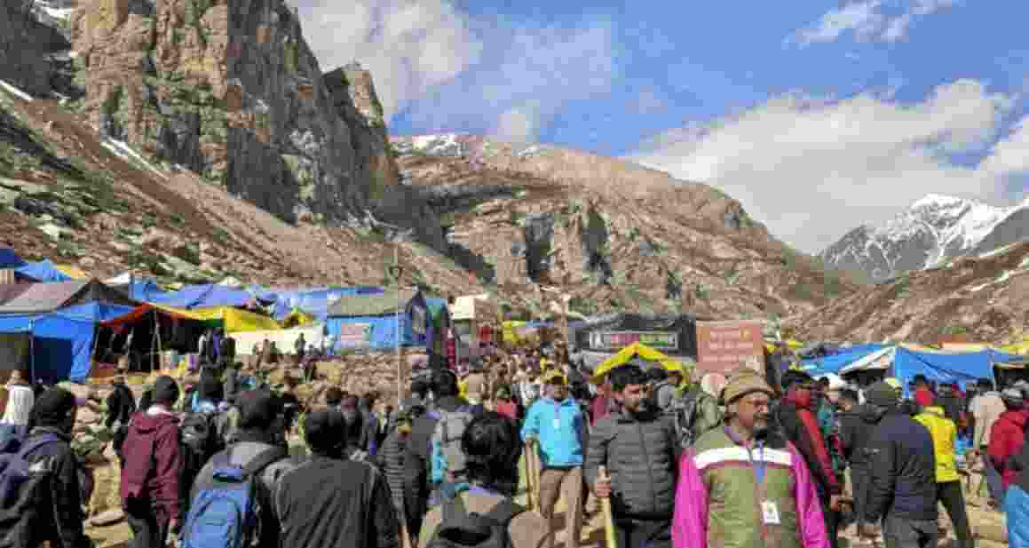 Over 85,000 devotees pay obeisance at Amarnath Shrine in 4 days