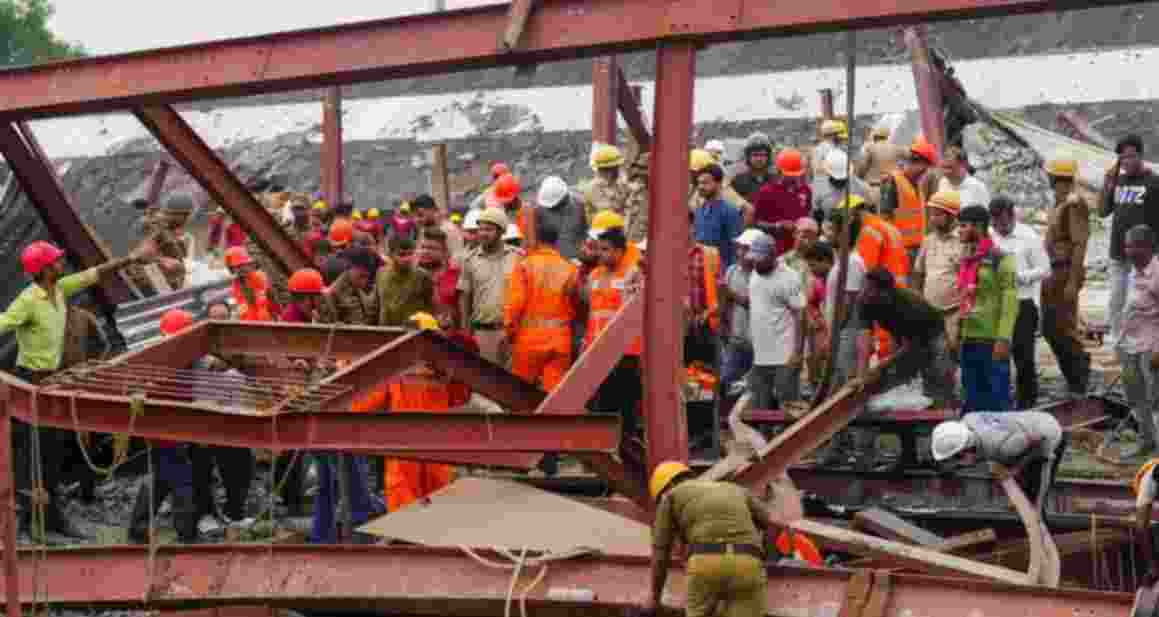 Kolkata warehouse collapse: Death toll rises to 16 Kolkata warehouse collapse: Death toll rises to 16