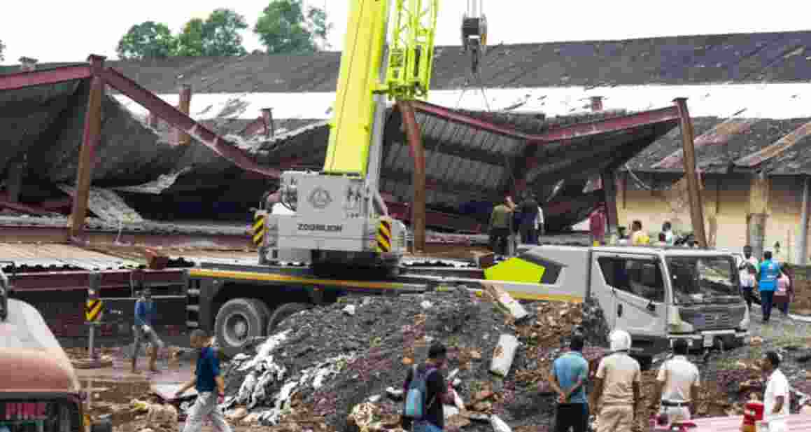 Under-construction building collapses in Kolkata, many feared trapped